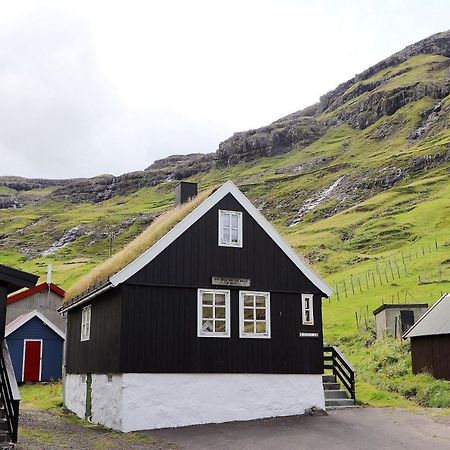 holiday cottage in Tjørnuvík Exterior foto